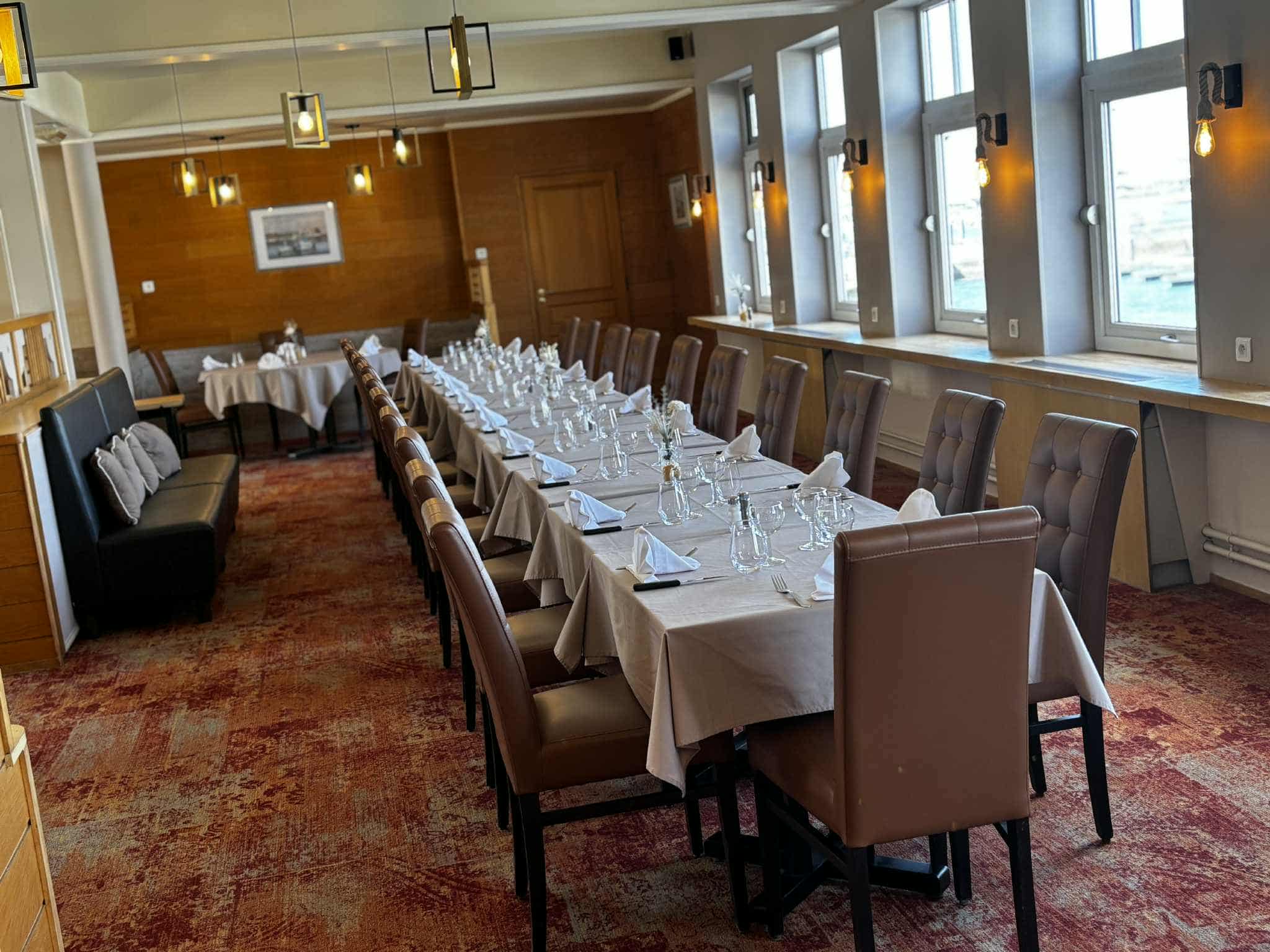 Grande table dressée